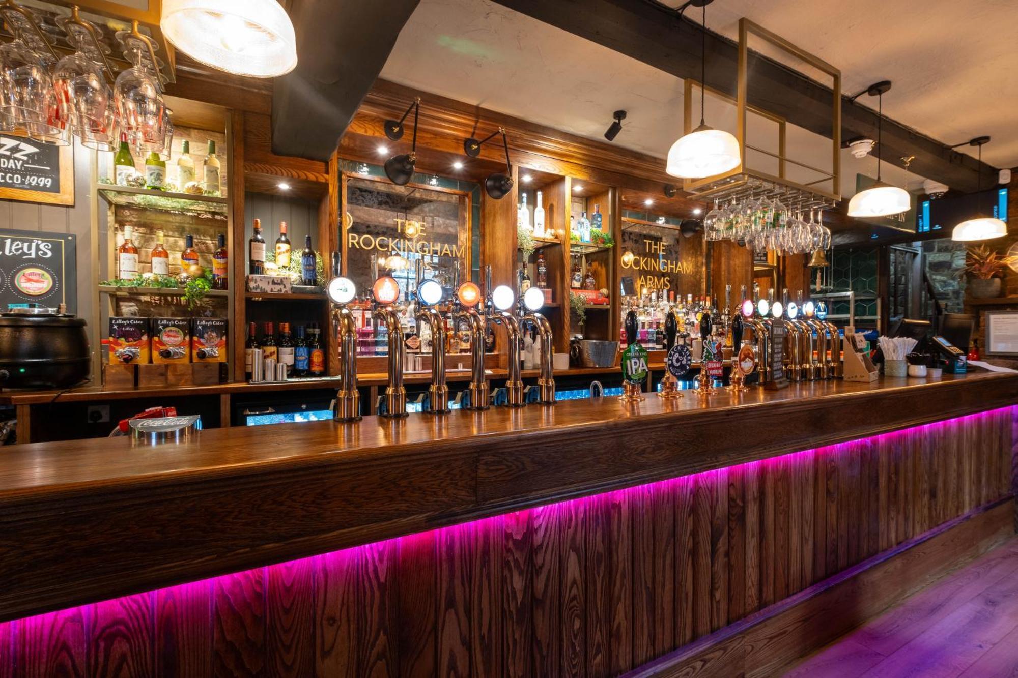 Rockingham Arms By Greene King Inns Wentworth  Exterior foto